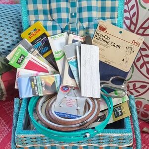 Vintage sewing basket lot